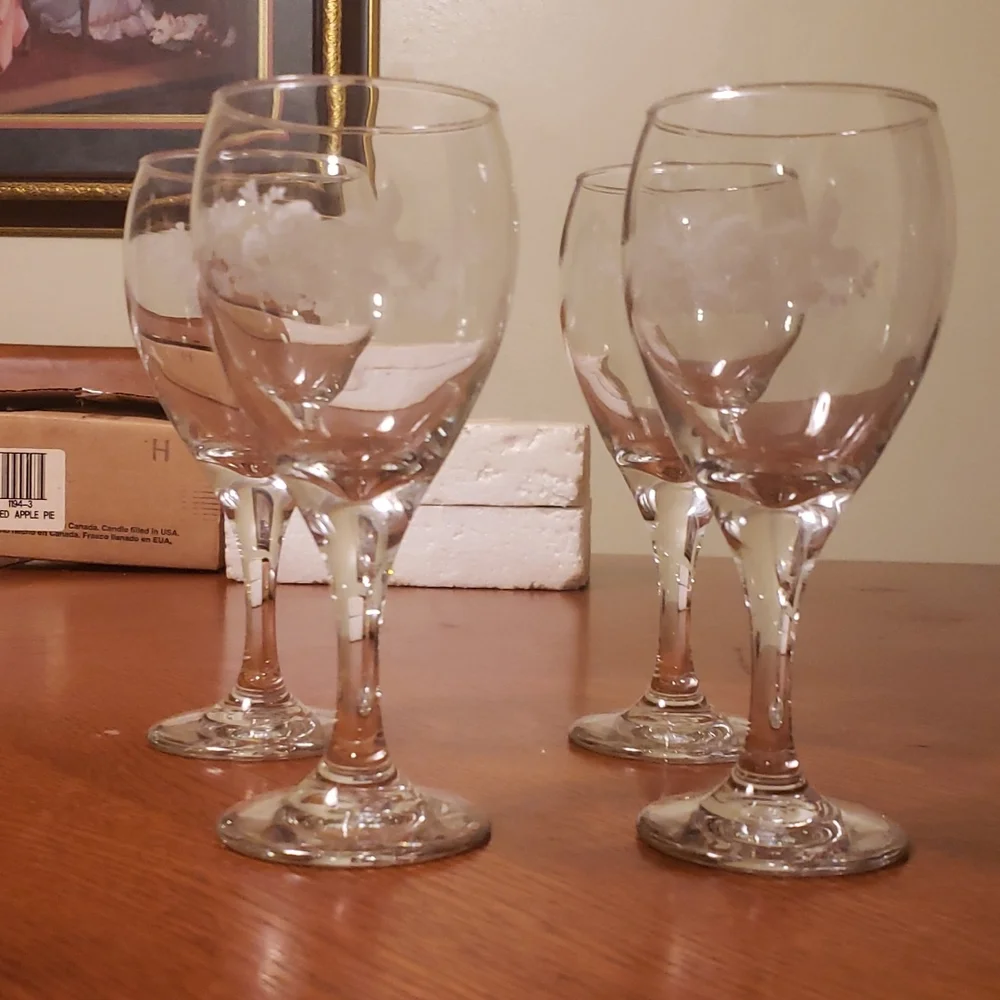 🍷Vintage Home Interior Elegant Crystal Wine Glass Set (4 glasses) 🍷